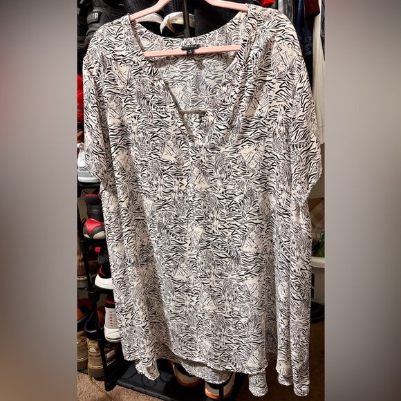 🐯 Torrid Hi-Lo Tiger Print Top size 6X - Picture 6 of 11